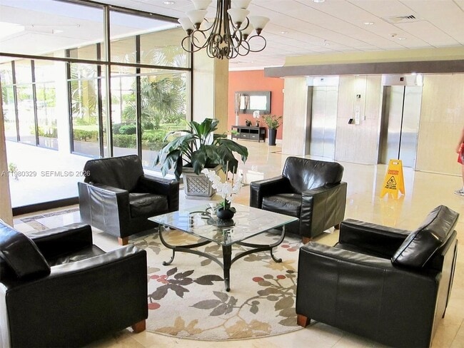 Building Photo - 400 Kings Point Dr