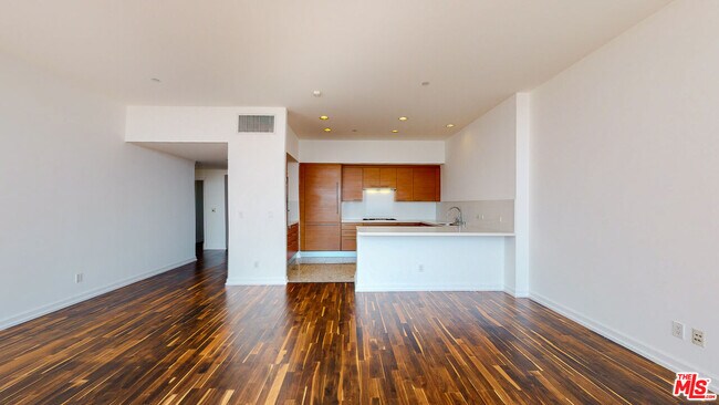 Foto del edificio - 900 W Olympic Blvd