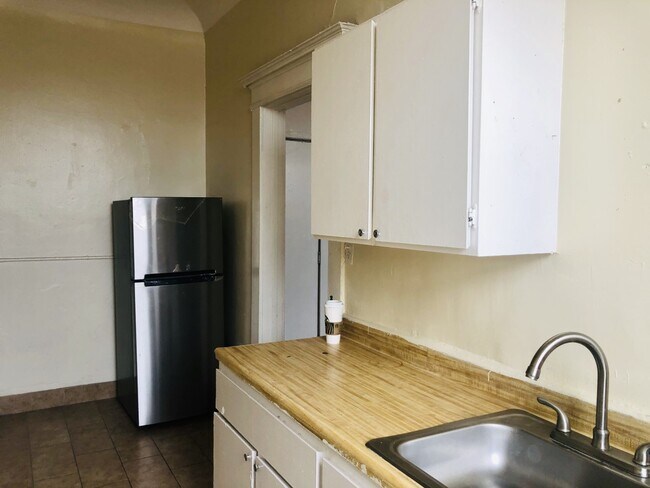 Foto del edificio - 1310 S Kenmore Ave