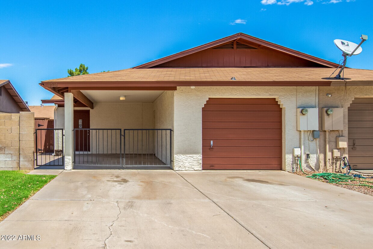 Foto principal - 1840 E Inverness Ave