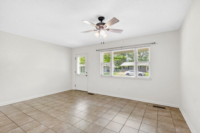 Foto del edificio - 840 W Davis St