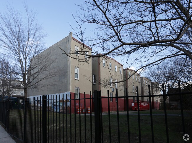 Building Photo - Elrae Gardens II