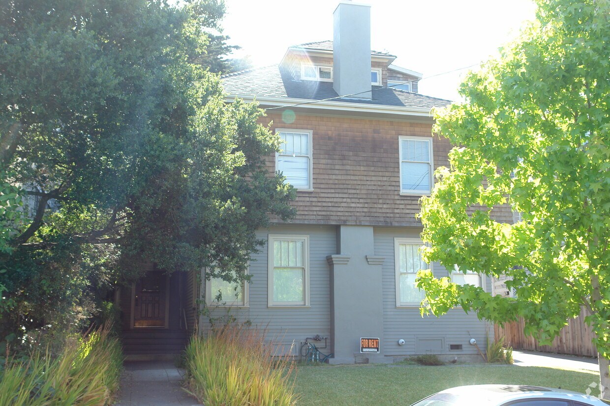 Building Photo - 2633-2635 Hillegass Ave