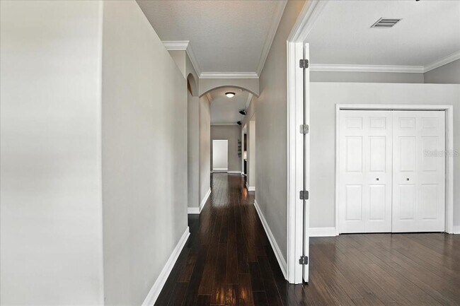 Foto del edificio - 2300 E Central Blvd