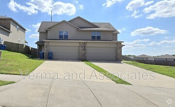 Building Photo - 5007 SW Fieldstone Blvd