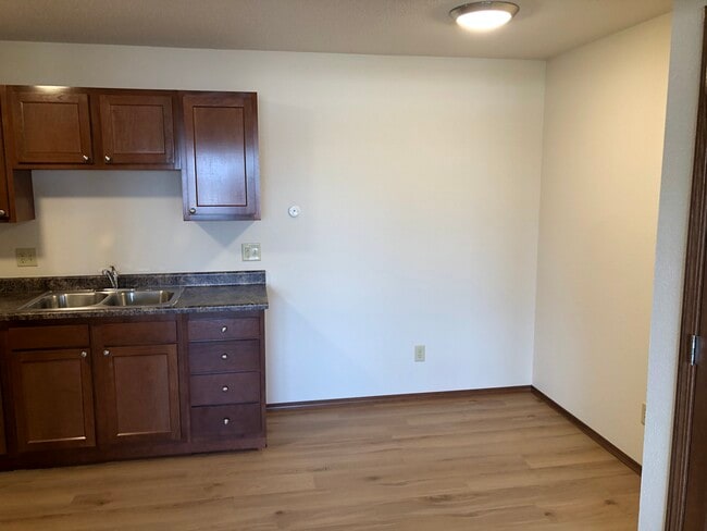 Building Photo - 3505 S West Ave