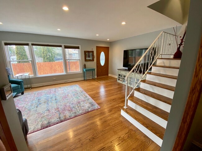 Foto del edificio - 5526 W Windsor Ave