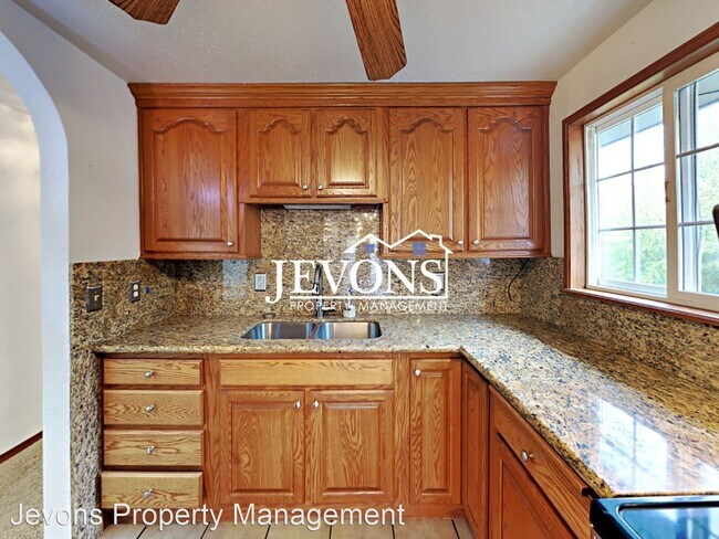 Foto del edificio - 3 br, 2 bath House - 102 N Central Ave