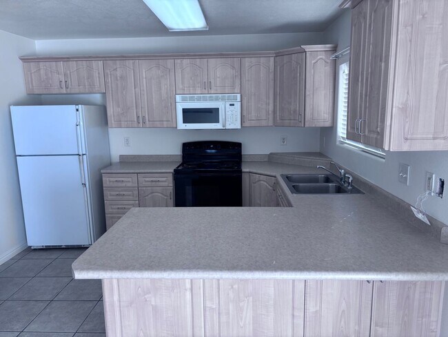 Foto del edificio - 3 bed / 2.5 bath / 1 car garage townhome