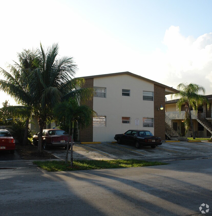 Building Photo - 3720 SW 59 Ave