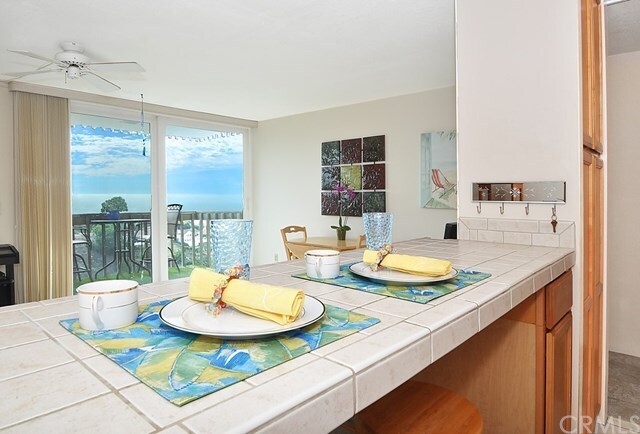 Building Photo - 6526 Ocean Crest Dr