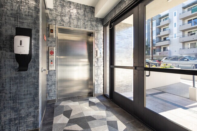 Lobby Photo - 5550 Bonner Ave. The Cielo APartments