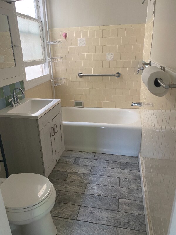 Foto del edificio - 3801 Rhoda Ave