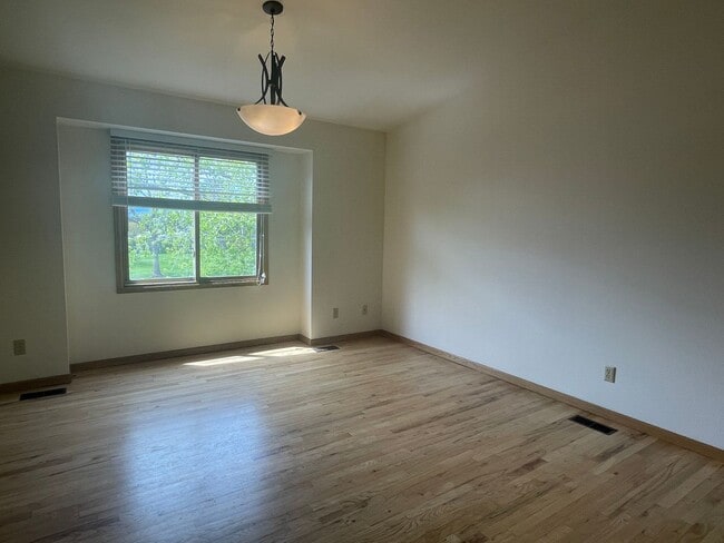 Building Photo - GREAT 3 BED/ 2 BATH HOME IN NORTHEAST LONG...