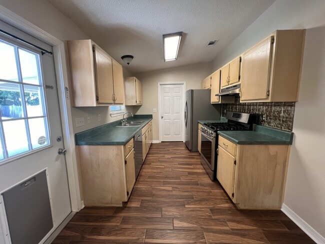 Building Photo - 309 Adams Dr