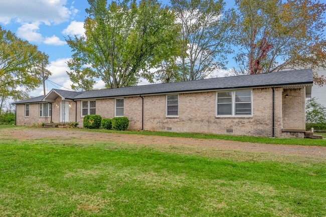 Foto del edificio - 125 Tandy Dr