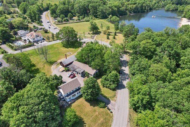 Building Photo - 7 Schunnemunk Rd