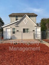 Building Photo - 519 9th St