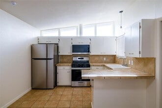 Building Photo - 4304 Scottsdale Rd