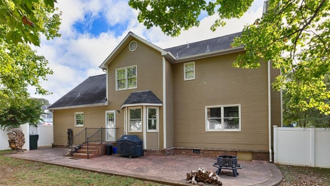 Building Photo - 170 Bluebelle Dr