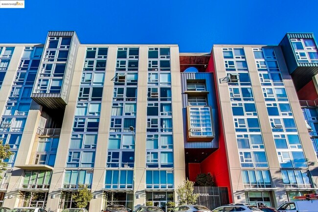 Building Photo - 311 Oak St