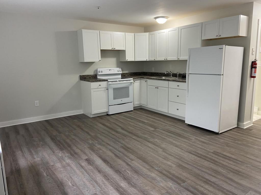 Foto principal - 45 W Main St