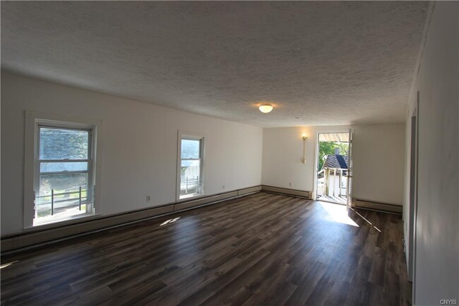 Building Photo - 684 West End Ave