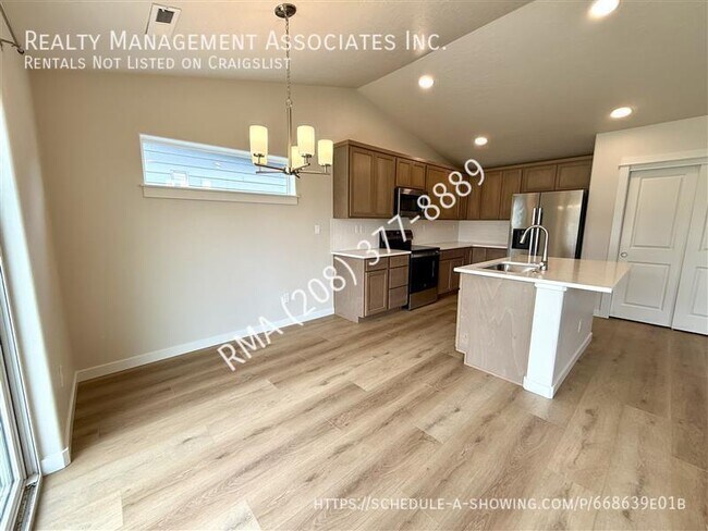 Foto del edificio - 3799 N Marionberry Ave