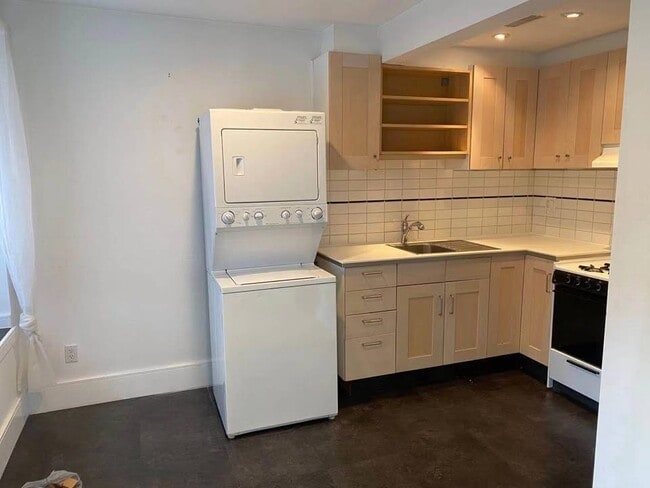 Building Photo - 3771 W 15th Ave