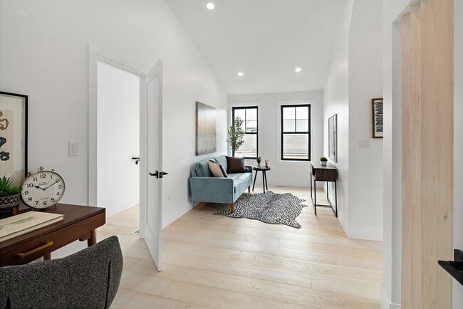 Building Photo - 19 Woodbine St