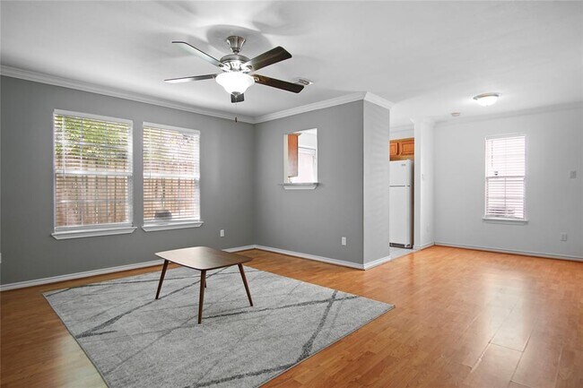 Building Photo - 9611 Elmview Pl