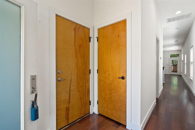 Foto del edificio - 2209 Thornton Rd