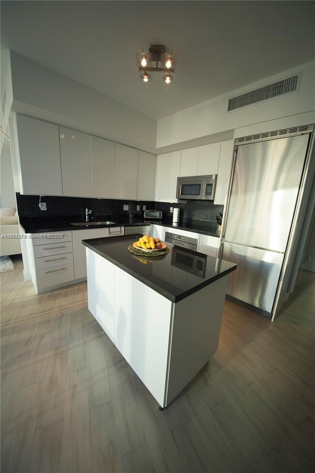 Foto del edificio - 92 SW 3rd St