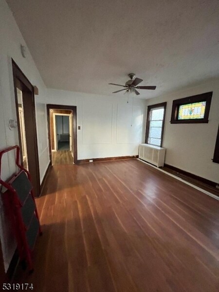Foto del edificio - 407 Roseville Ave