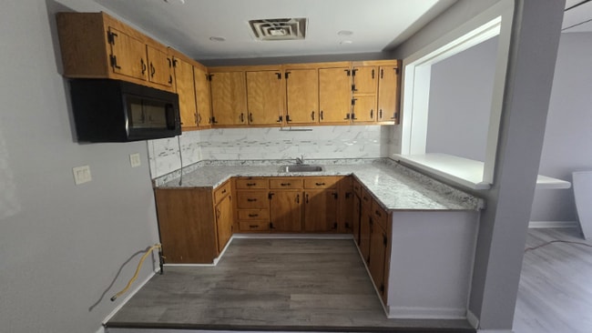 Building Photo - 386 Park Ave