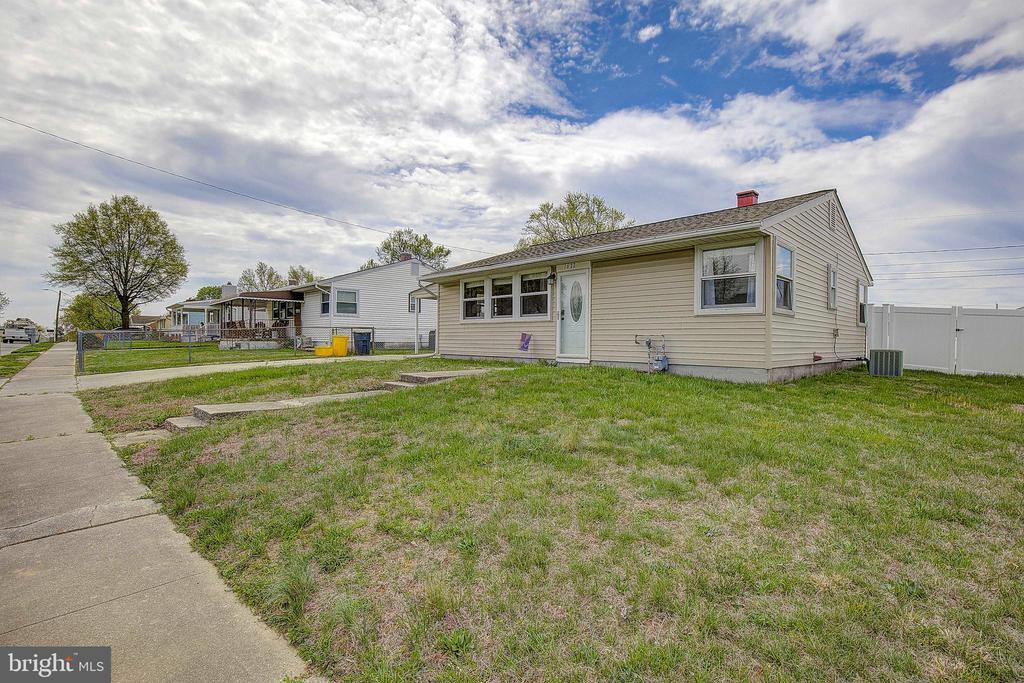 Primary Photo - 1622 Tieman Dr
