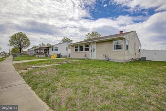 Building Photo - 1622 Tieman Dr