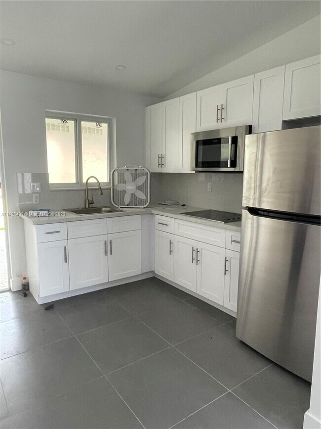 Foto del edificio - 9142 SW 40th Terrace