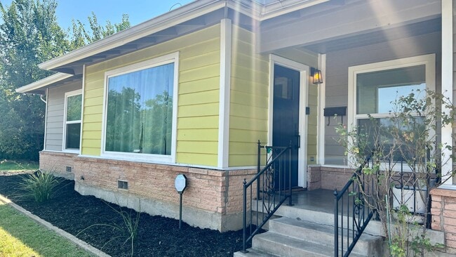 Building Photo - 5432 Purington Ave