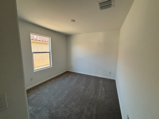 Building Photo - 24581 W Cocopah St