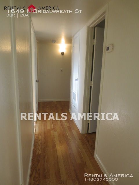 Building Photo - 3 Bed 2 Bath  W/ Den located in North Tempe