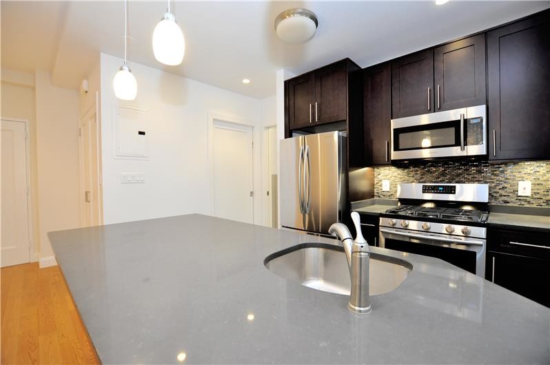 Primary Photo - 260 Riverside Drive
