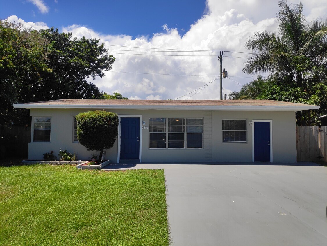 Primary Photo - 2801 NE 9th Ave