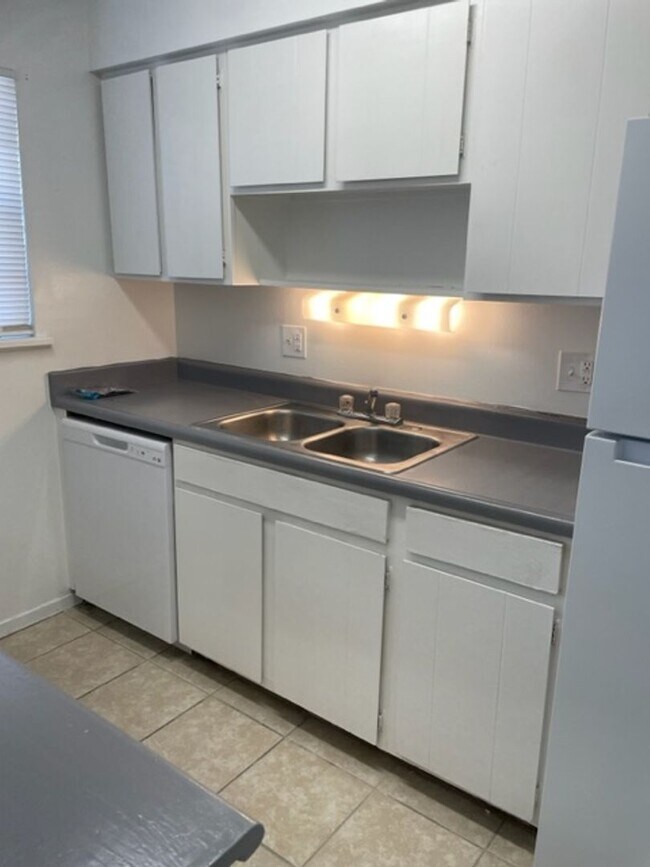 Foto del edificio - Large One Bedroom Condo