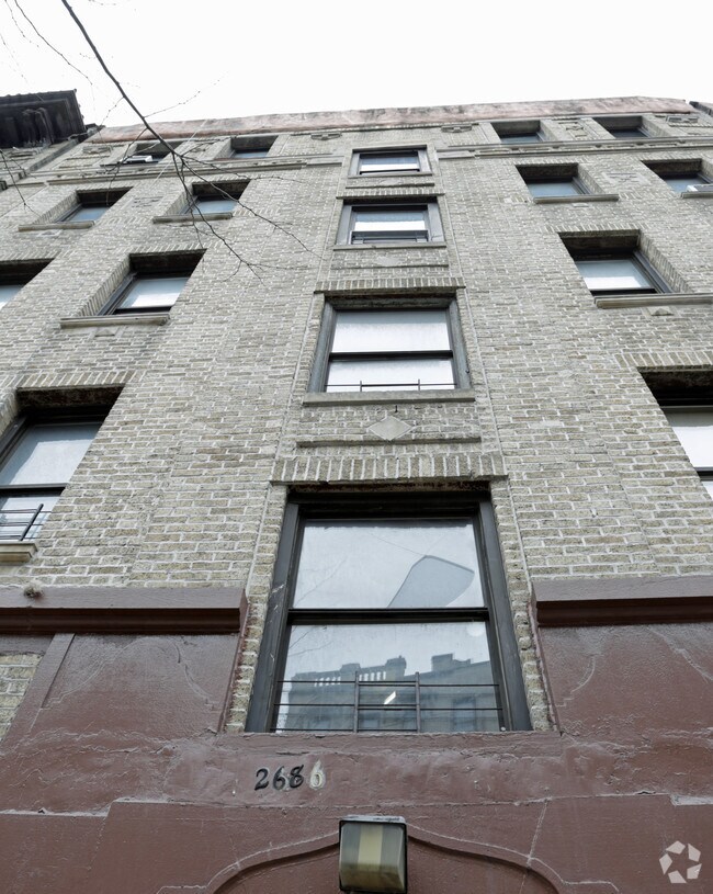 Building Photo - 2686 Valentine