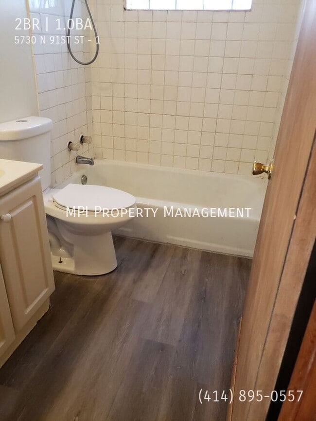 Foto del edificio - 5730 N 91st St