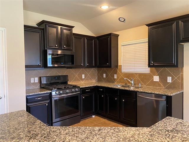 Building Photo - 848 Lake Forest Trl