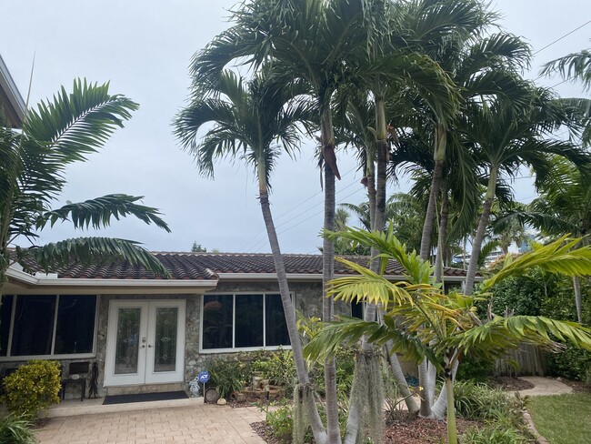 Building Photo - 1155 S Biscayne Point Rd