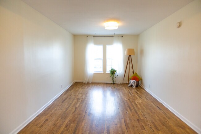 Building Photo - 1410 Stainback Ave