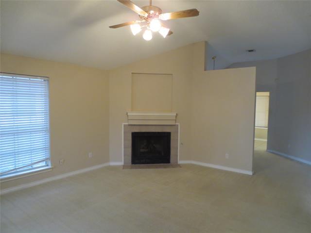 Foto del edificio - 1323 E Branch Hollow Dr